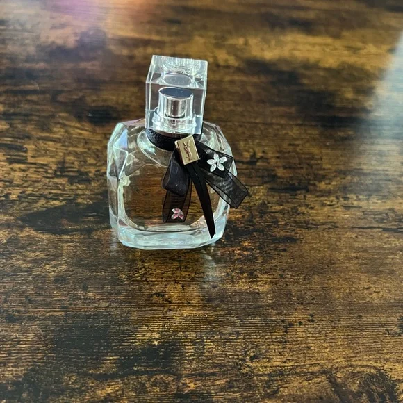 Yves Saint Laurent Black Box Packaging - Picture 12 of 12